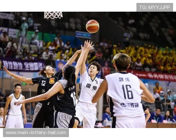 女篮孙丽遭垫脚重伤队友怒批WCBA处理不当引发广泛关注 女篮孙丽遭垫脚重伤队友怒批WCBA处理不当引发广泛关注